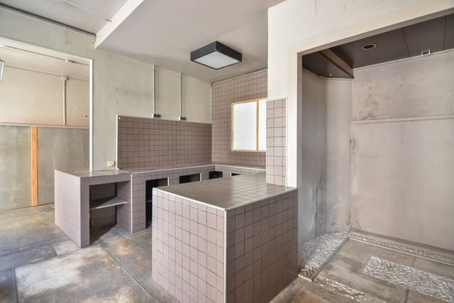 Commercial for rent in A Coruña city - € 650 (Ref: 10102522)