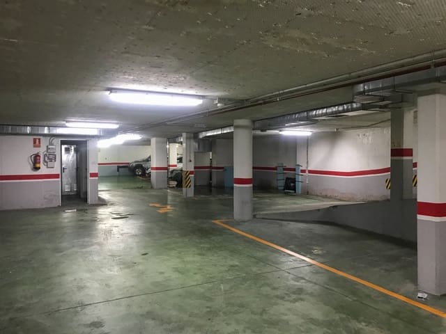 Garaje en A Coruña ciudad en alquiler - 100 € (Ref: 10136215)