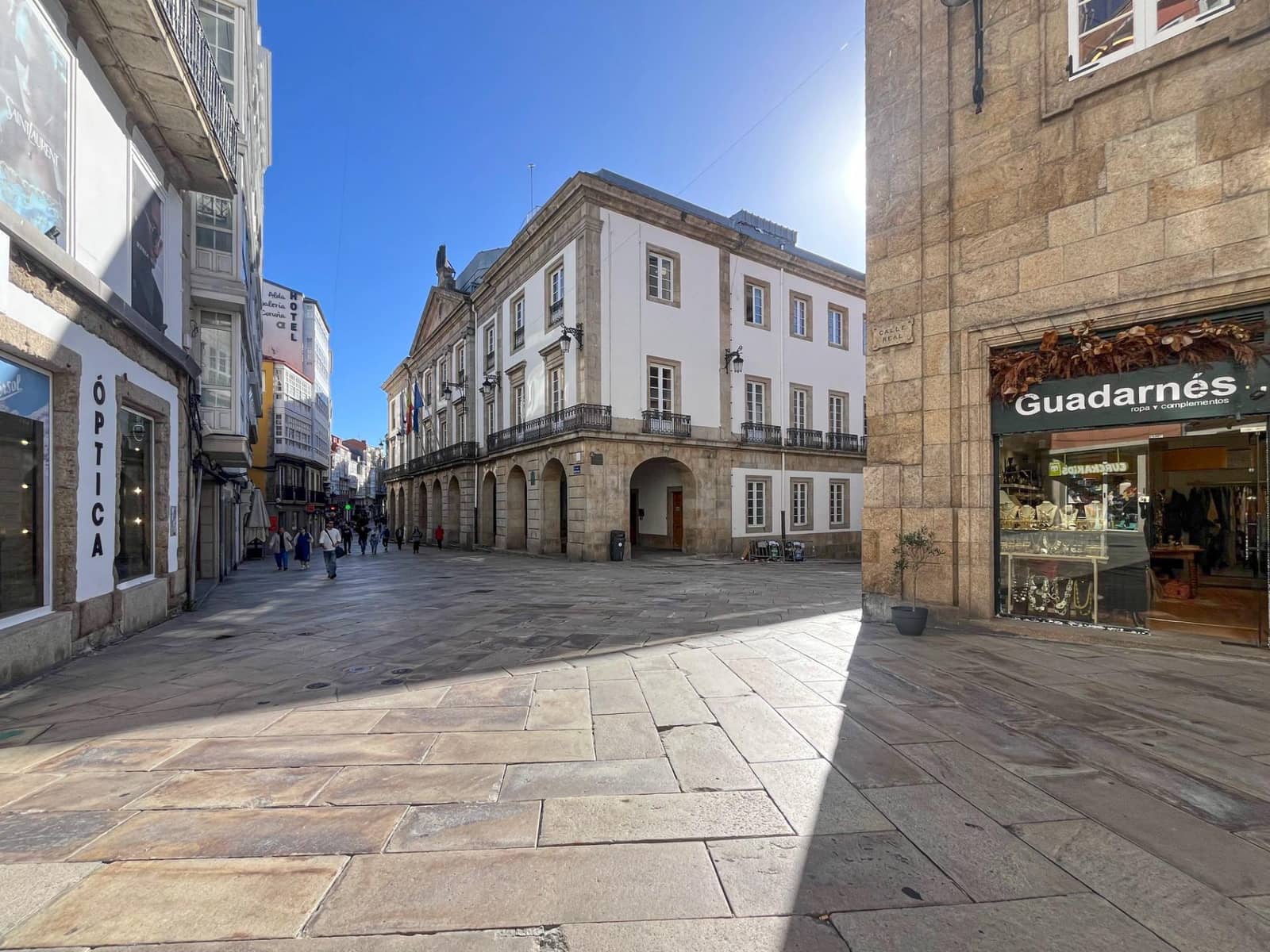 Commercieel te huur in A Coruna stad - € 2.300 (Ref: 10155419)