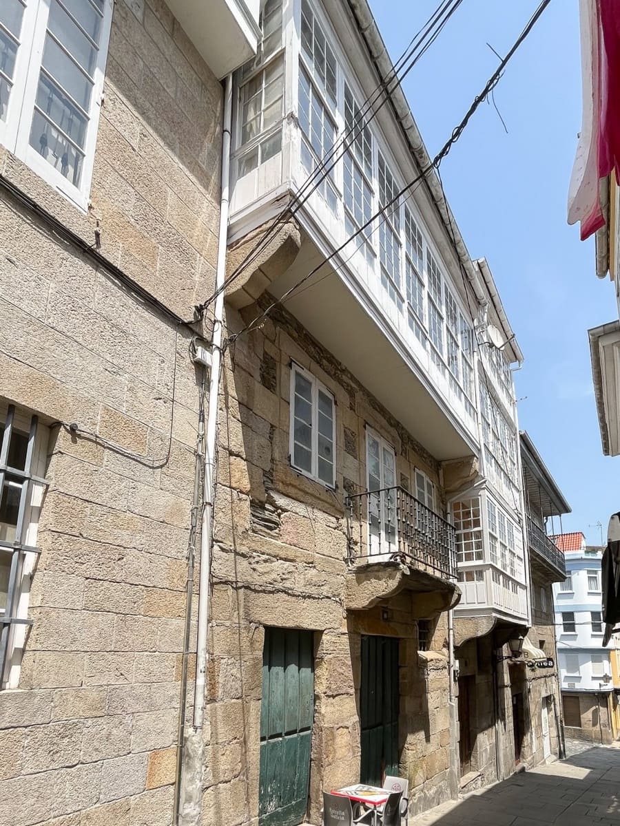 Byhus til salg i Pontedeume - € 625.000 (Ref: 9185772)