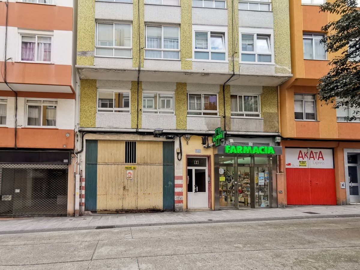 Commercieel te koop in A Coruna stad - € 95.000 (Ref: 9185773)