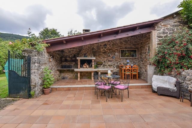3 bedroom Finca/Country House for sale in Mondariz - € 385,000 (Ref: 9185777)