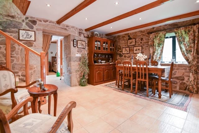 3 bedroom Finca/Country House for sale in Mondariz - € 385,000 (Ref: 9185777)
