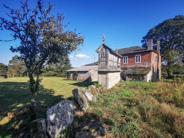 Finca/Country House for sale in Guitiriz - € 175,000 (Ref: 9185778)