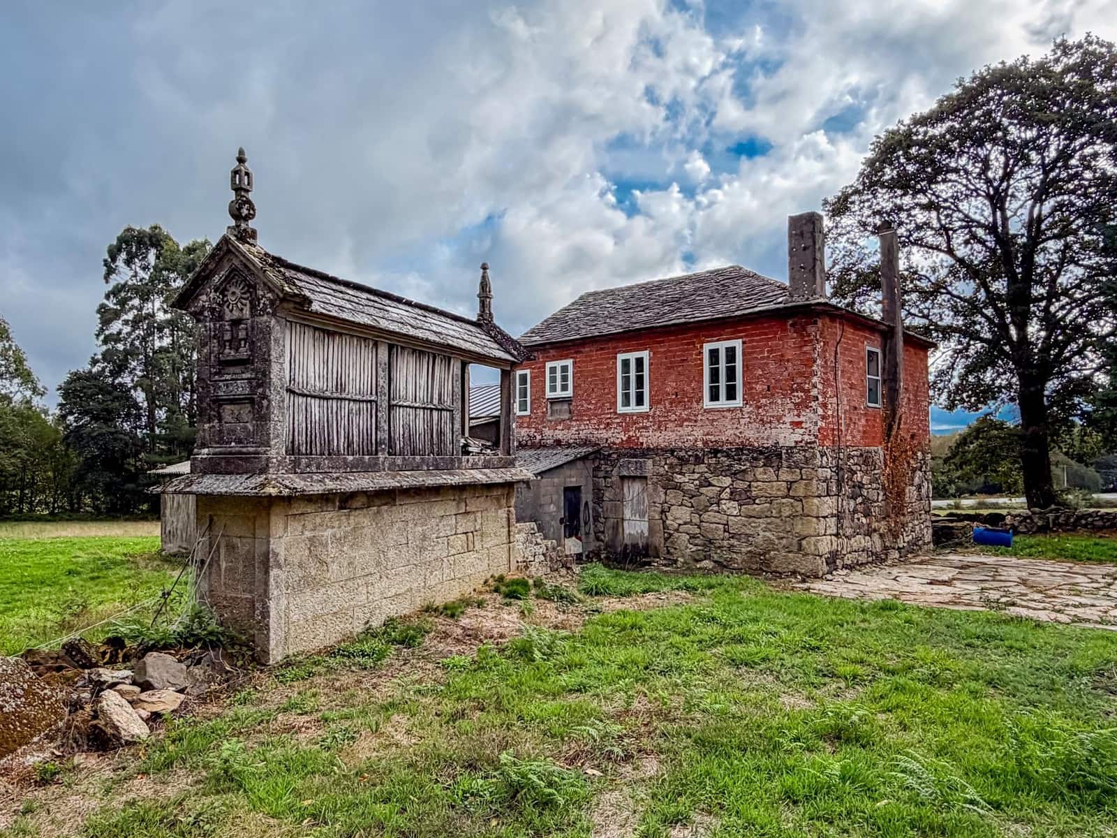 Finca/Herregård til salgs i Guitiriz - € 175 000 (Ref: 9185778)