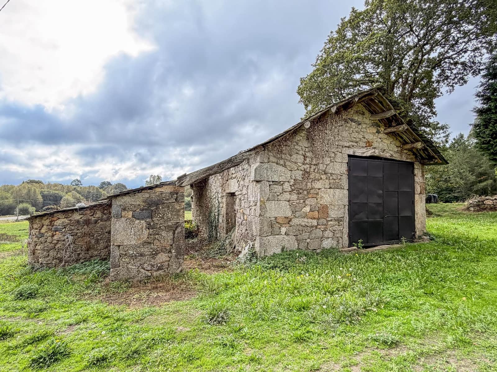 Finca/Herregård til salgs i Guitiriz - € 175 000 (Ref: 9185778)