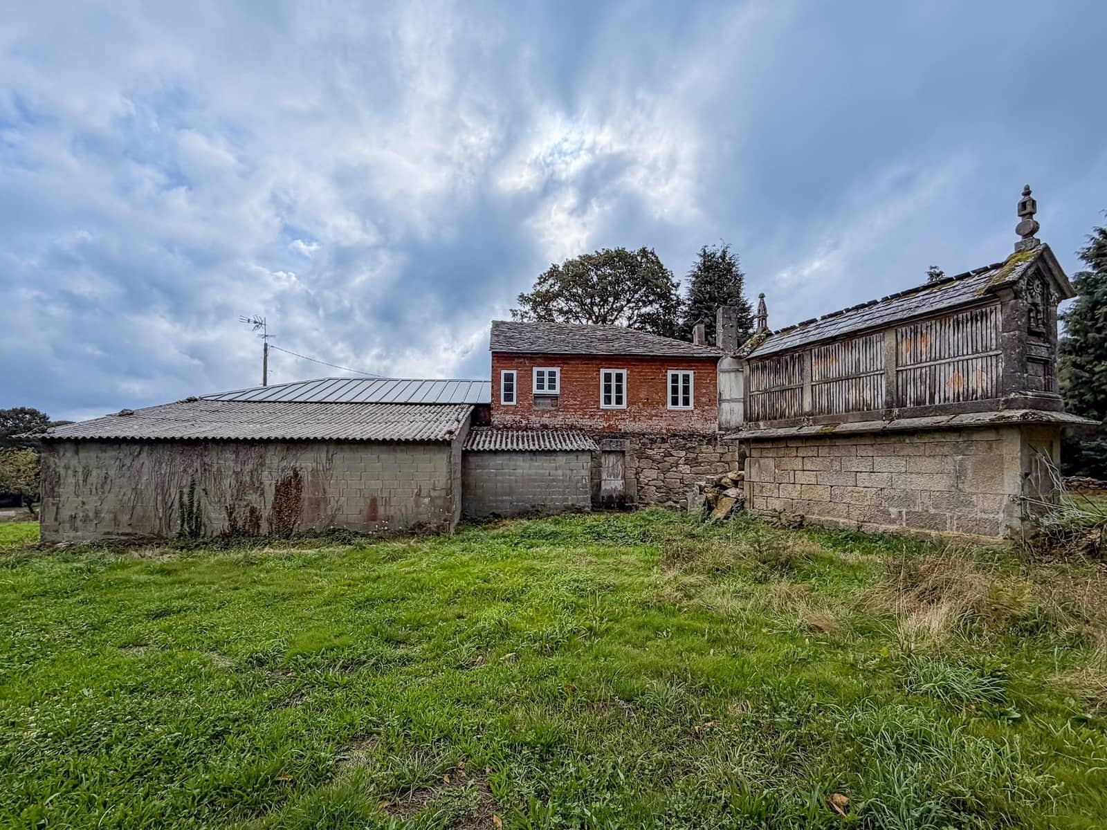 Finca/Herregård til salgs i Guitiriz - € 175 000 (Ref: 9185778)