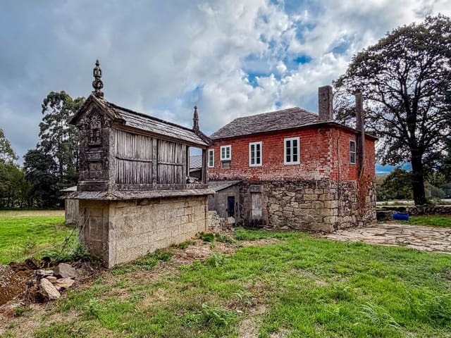 Finca/Herregård til salgs i Guitiriz - € 175 000 (Ref: 9185778)