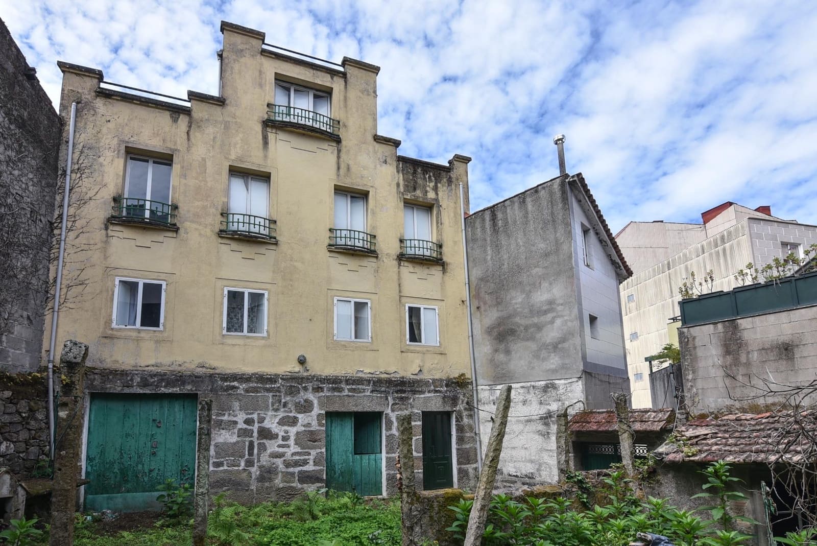 6 soveværelse Byhus til salg i Marin - € 125.000 (Ref: 9185783)