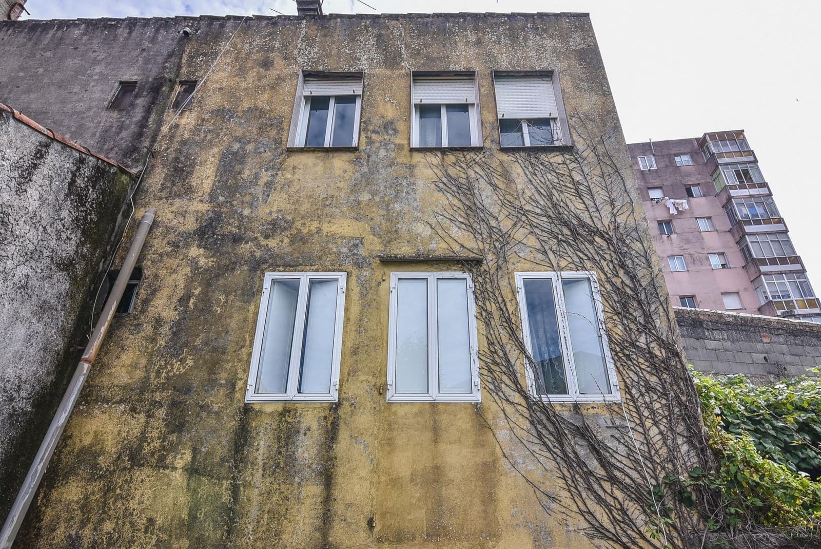 6 soveværelse Byhus til salg i Marin - € 125.000 (Ref: 9185783)