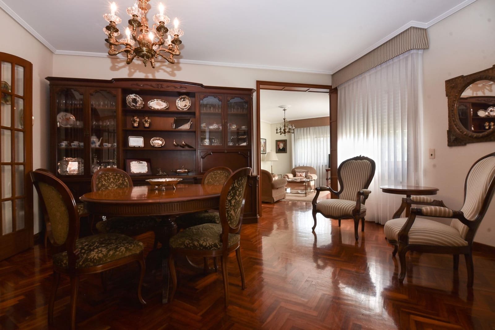 6 bedroom Villa for sale in A Coruna city with garage - € 950,000 (Ref: 9185785)