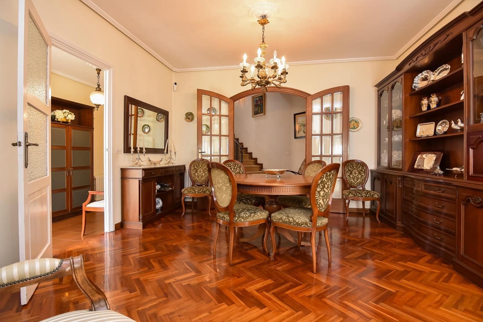 6 bedroom Villa for sale in A Coruna city with garage - € 950,000 (Ref: 9185785)