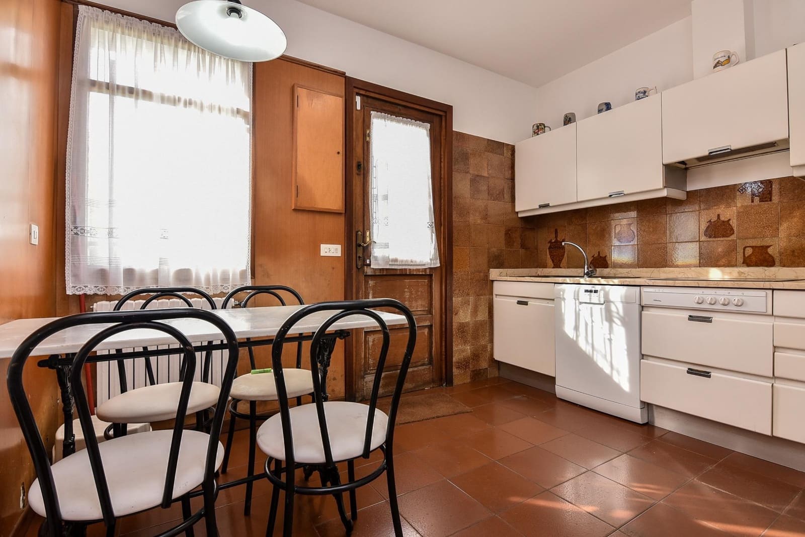 6 bedroom Villa for sale in A Coruna city with garage - € 950,000 (Ref: 9185785)