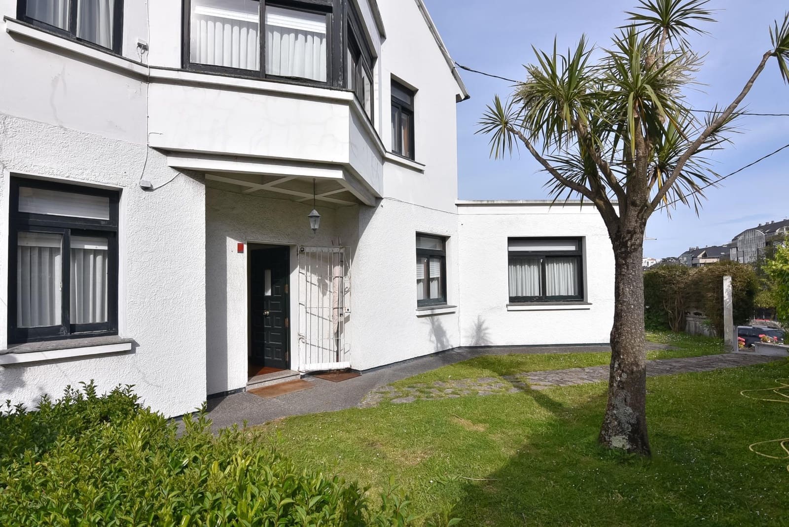 6 bedroom Villa for sale in A Coruna city with garage - € 950,000 (Ref: 9185785)