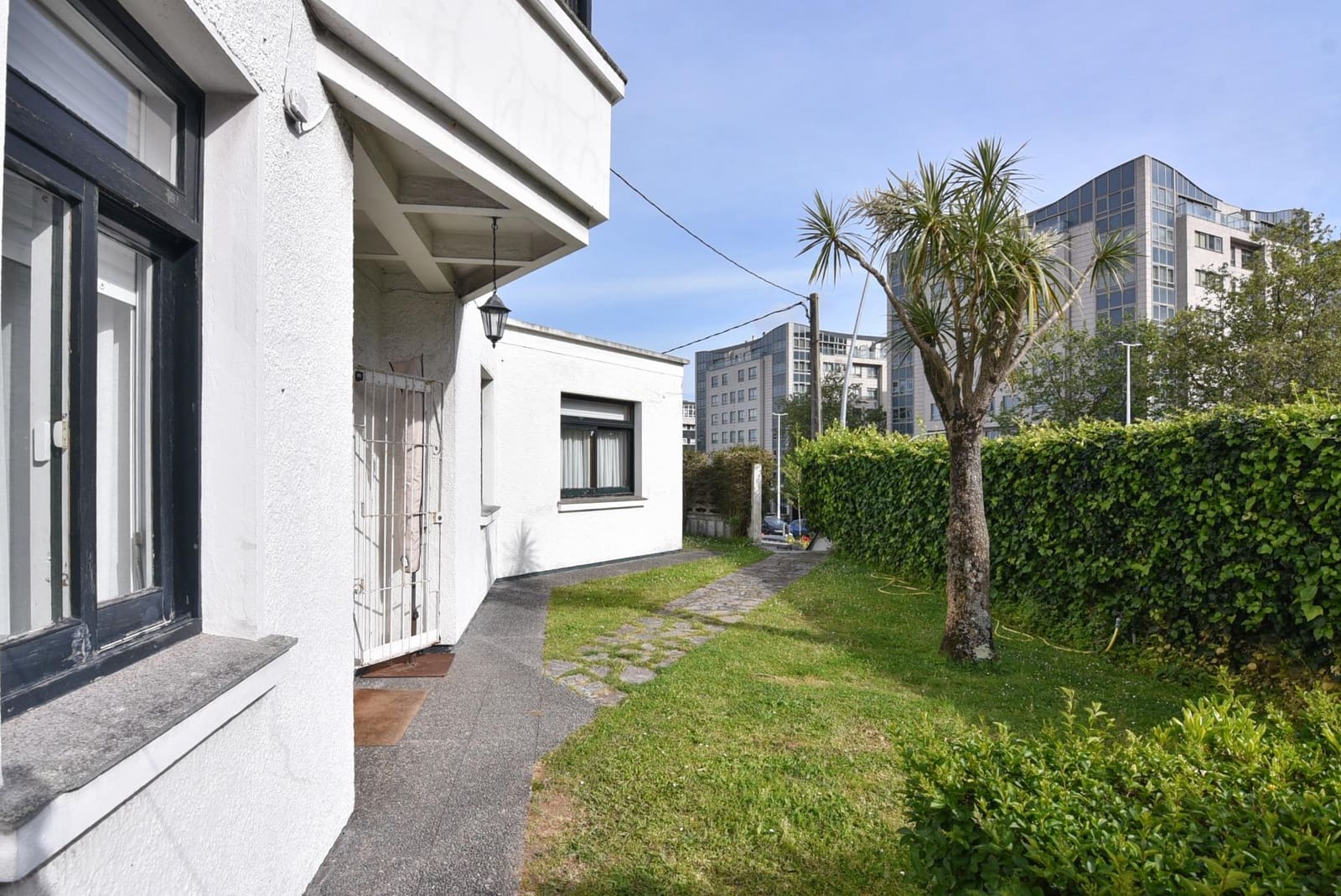 6 bedroom Villa for sale in A Coruna city with garage - € 950,000 (Ref: 9185785)