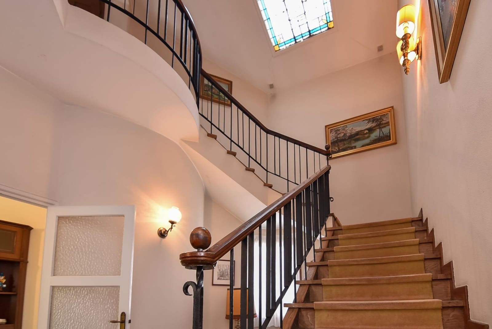 6 bedroom Villa for sale in A Coruna city with garage - € 950,000 (Ref: 9185785)