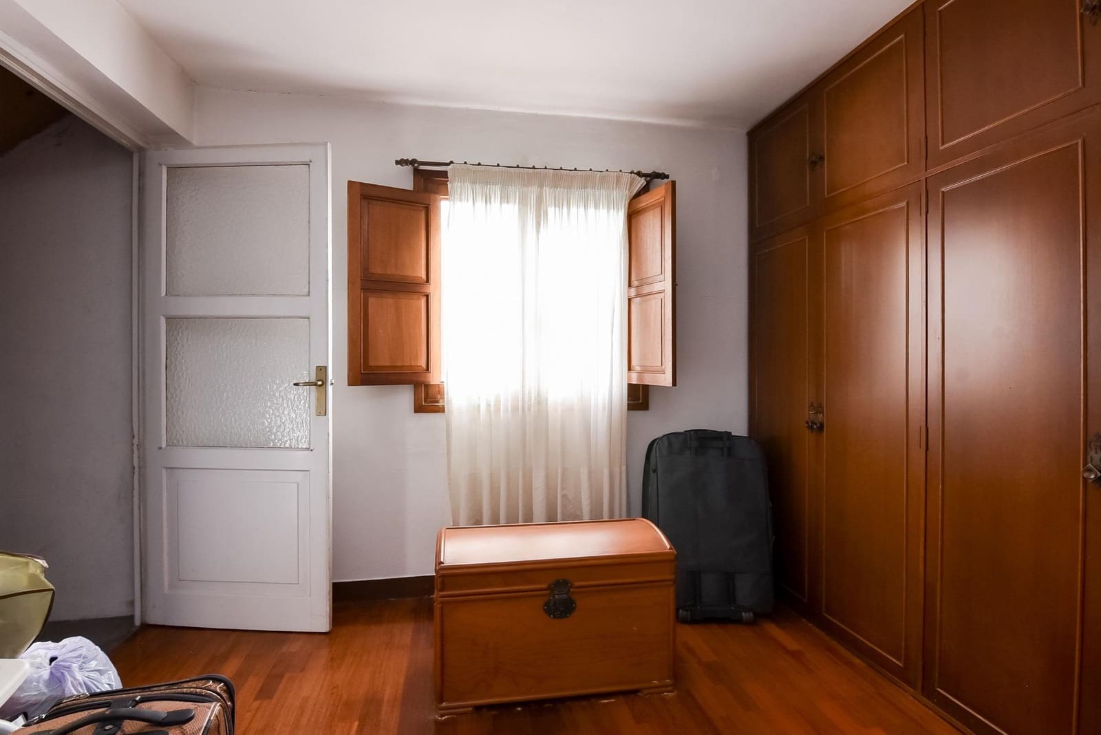 6 bedroom Villa for sale in A Coruna city with garage - € 950,000 (Ref: 9185785)