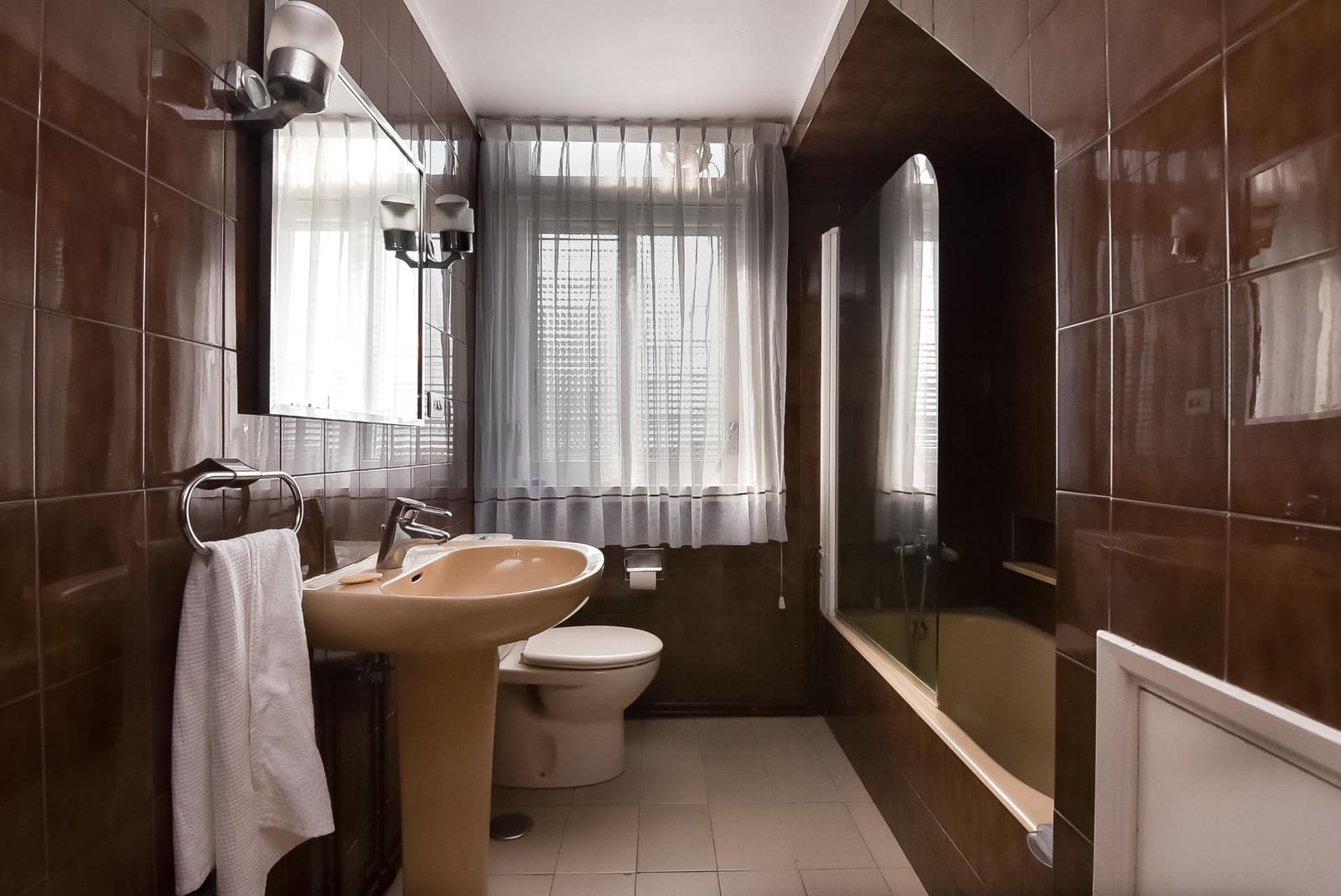 6 bedroom Villa for sale in A Coruna city with garage - € 950,000 (Ref: 9185785)