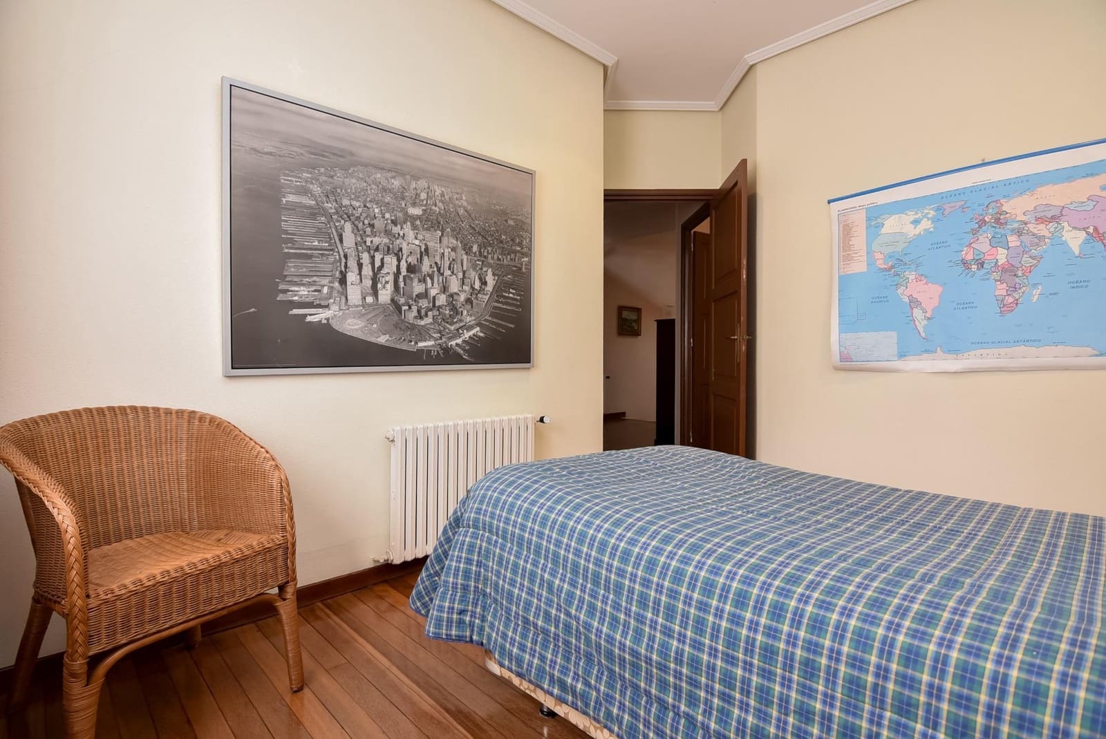 6 bedroom Villa for sale in A Coruna city with garage - € 950,000 (Ref: 9185785)