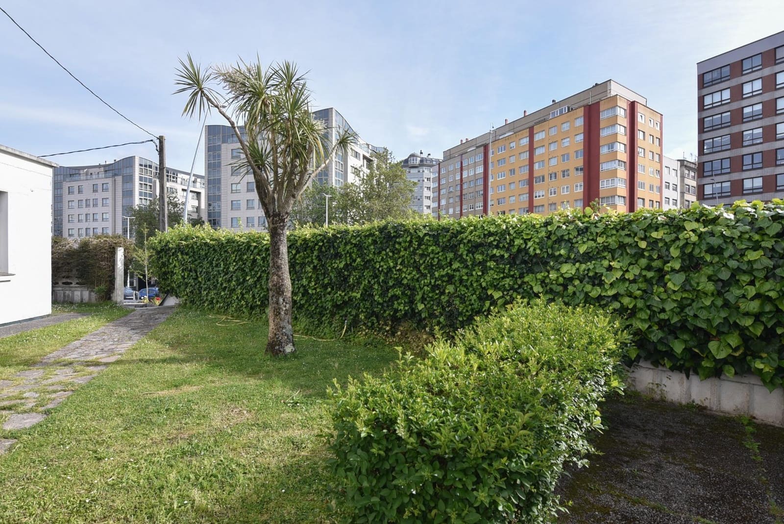 6 bedroom Villa for sale in A Coruna city with garage - € 950,000 (Ref: 9185785)