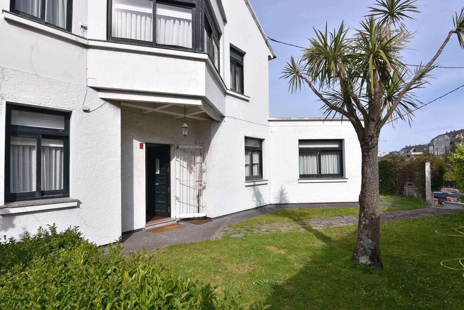 6 bedroom Villa for sale in A Coruna city with garage - € 950,000 (Ref: 9185785)