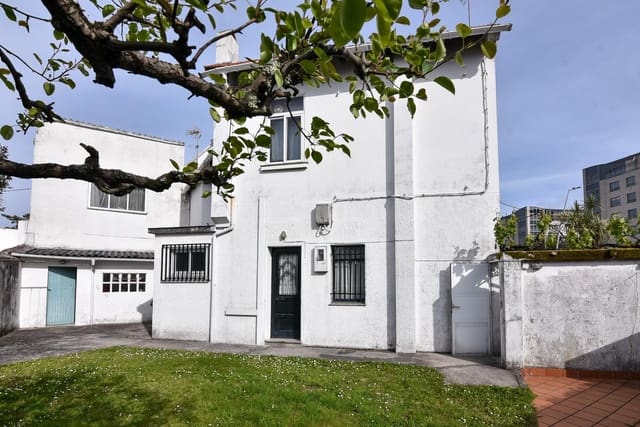 6 soverom Villa til salgs i La Coruña by med garasje - € 950 000 (Ref: 9185785)