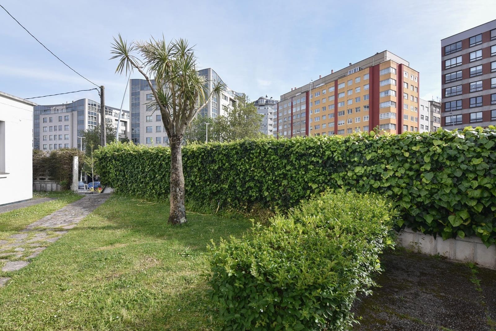 6 bedroom Villa for sale in A Coruna city with garage - € 950,000 (Ref: 9185785)
