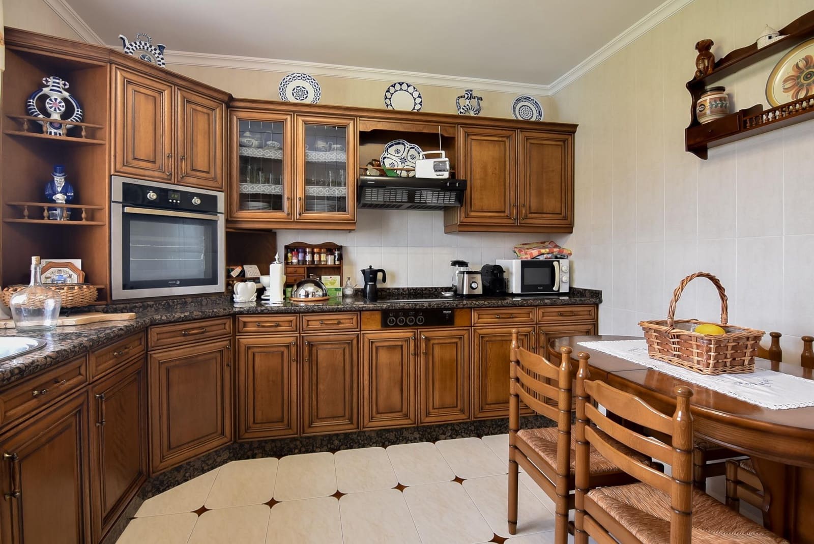 7 soverom Villa til salgs i Carballo med svømmebasseng - € 480 000 (Ref: 9185786)