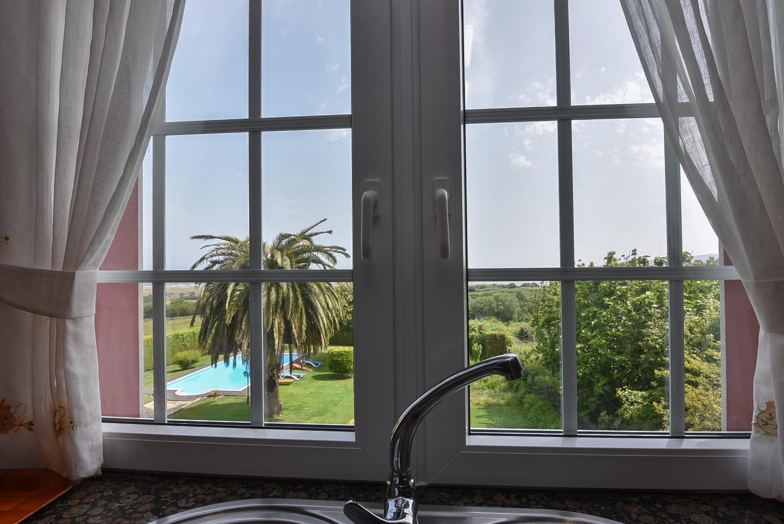 7 slaapkamer Villa te koop in Carballo met zwembad - € 480.000 (Ref: 9185786)