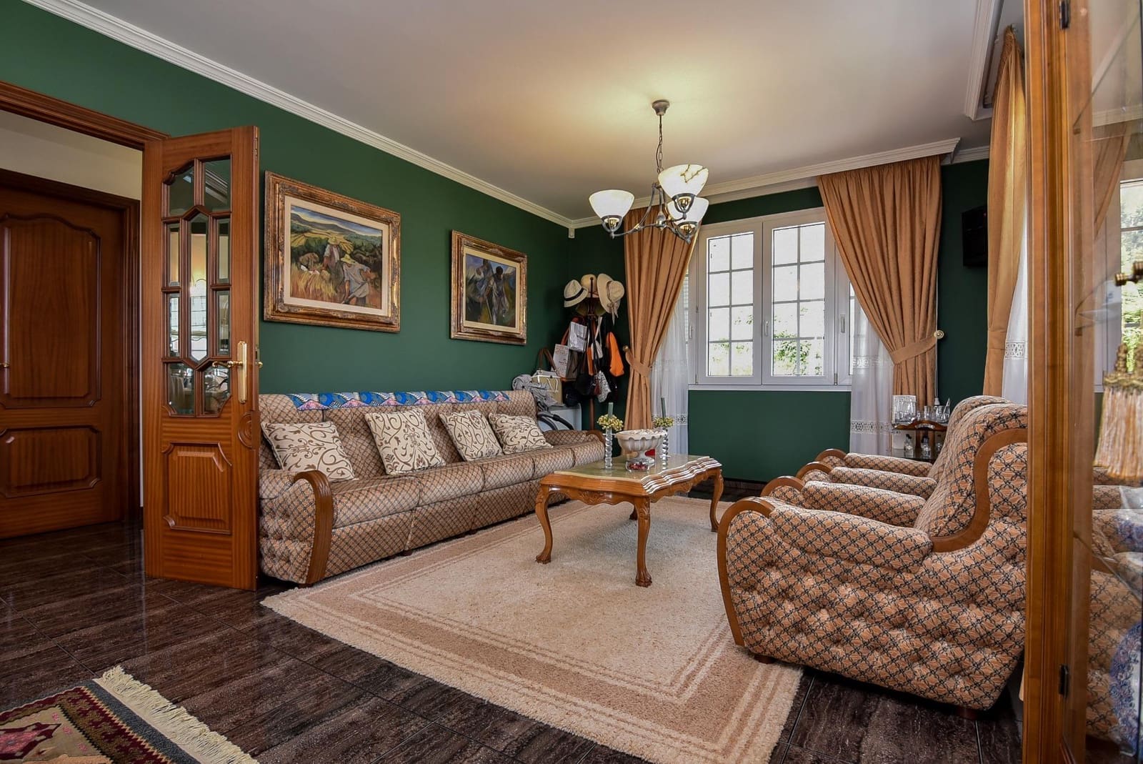 7 soveværelse Villa til salg i Carballo med swimmingpool - € 480.000 (Ref: 9185786)