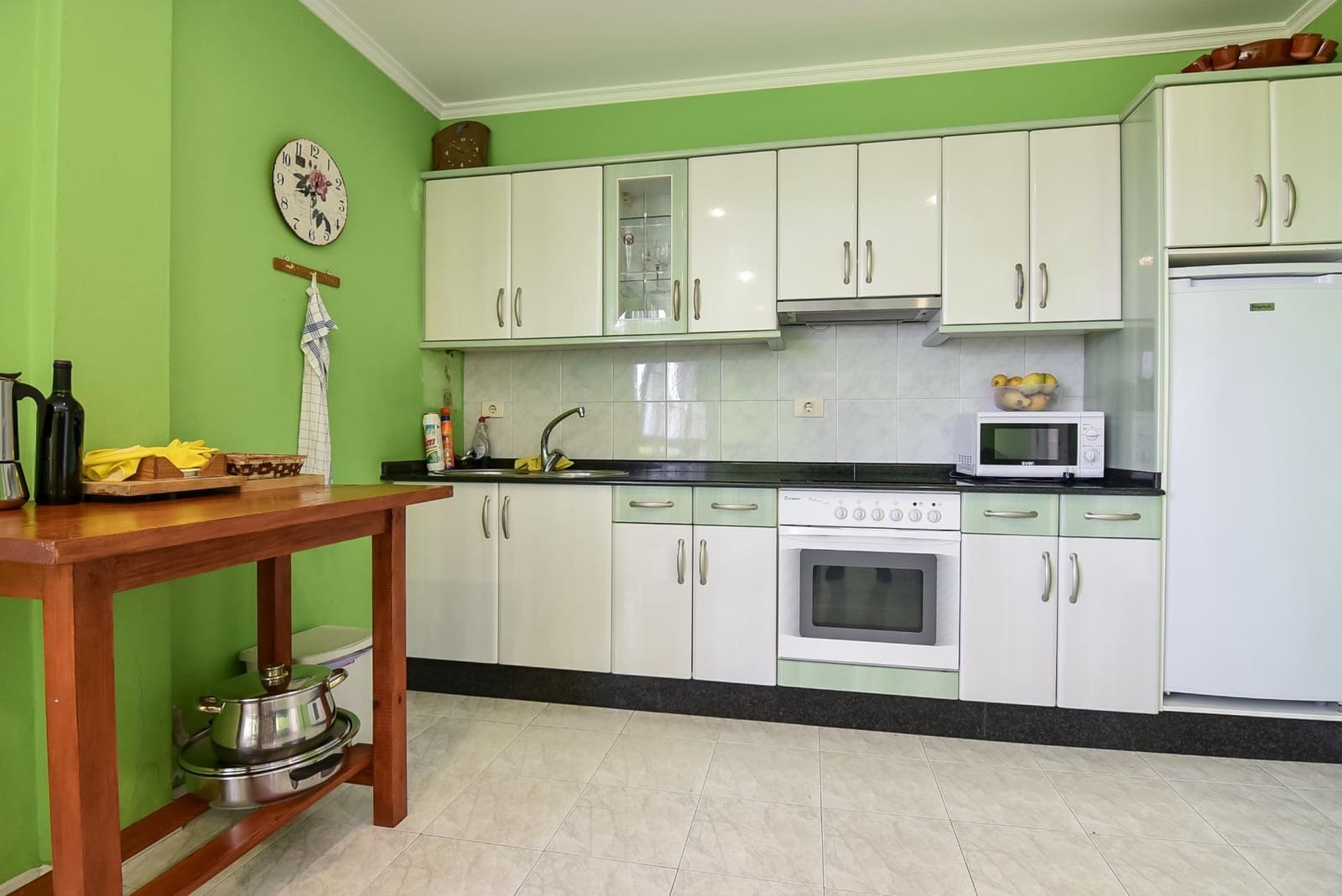 7 soveværelse Villa til salg i Carballo med swimmingpool - € 480.000 (Ref: 9185786)