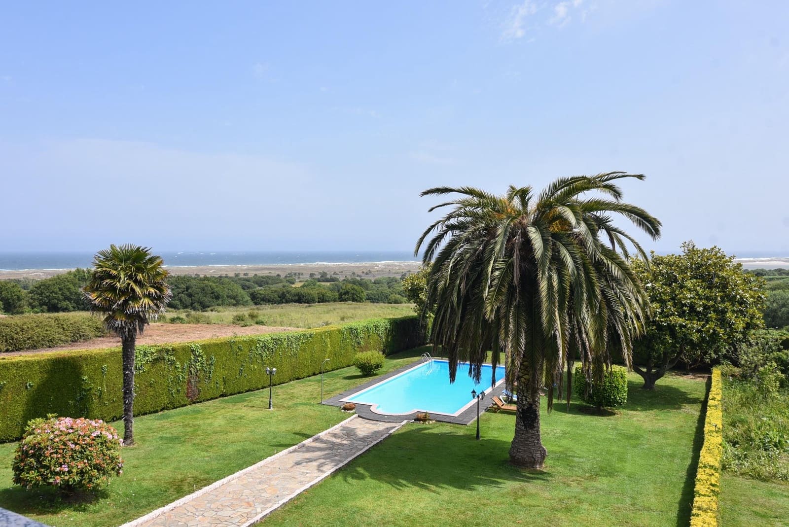 7 soveværelse Villa til salg i Carballo med swimmingpool - € 480.000 (Ref: 9185786)