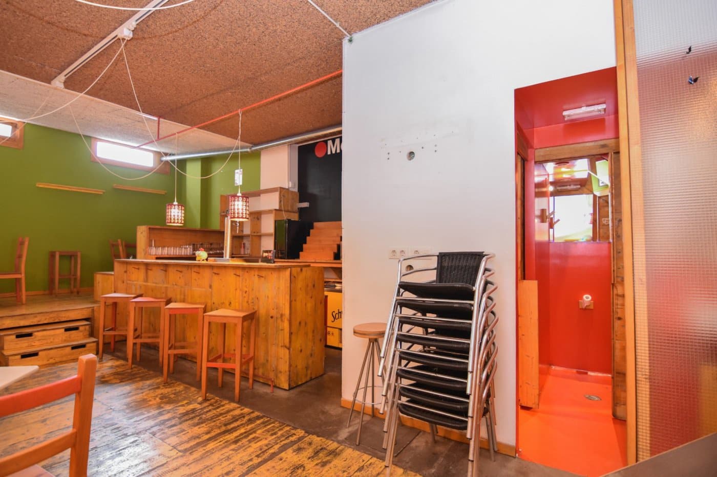 Kommersiell til salgs i La Coruna by - € 135 000 (Ref: 9185787)