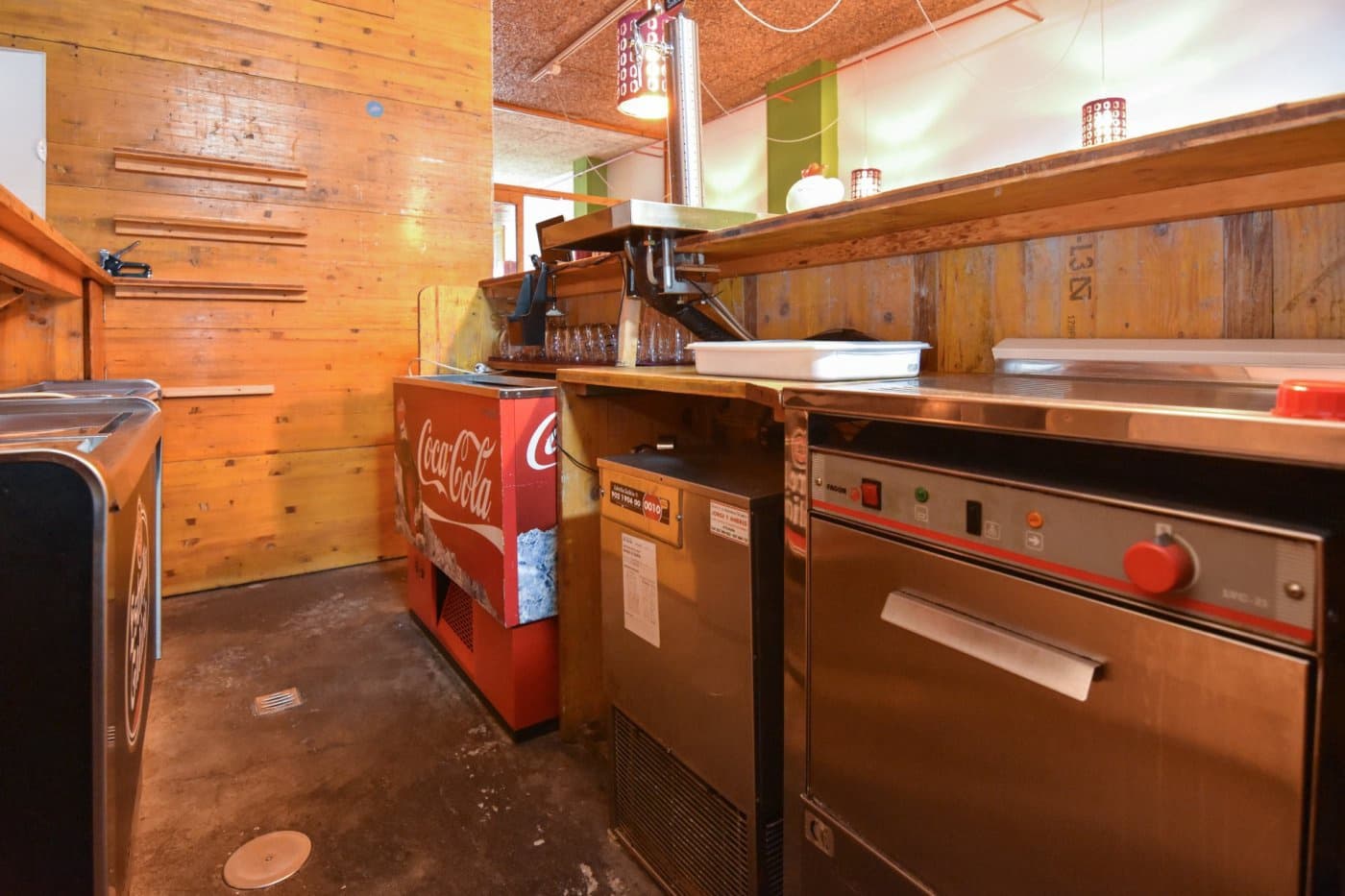 Kommersiell til salgs i La Coruna by - € 135 000 (Ref: 9185787)