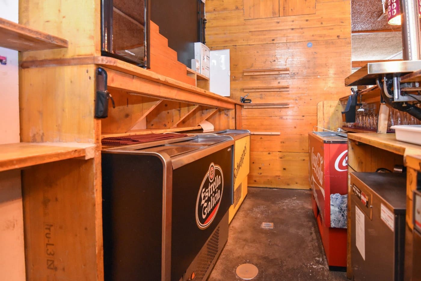 Kommersiell til salgs i La Coruna by - € 135 000 (Ref: 9185787)