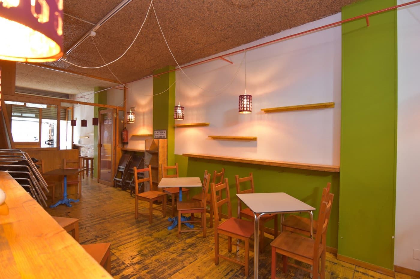 Kommersiell til salgs i La Coruna by - € 135 000 (Ref: 9185787)