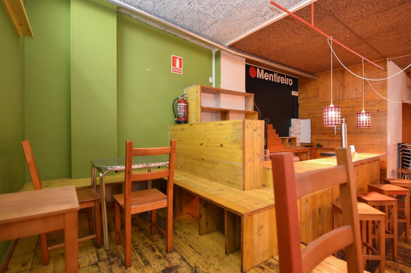 Kommersiell til salgs i La Coruna by - € 135 000 (Ref: 9185787)