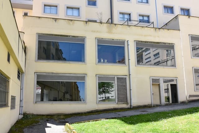 Erhverv til leje i Culleredo - € 700 (Ref: 9185788)