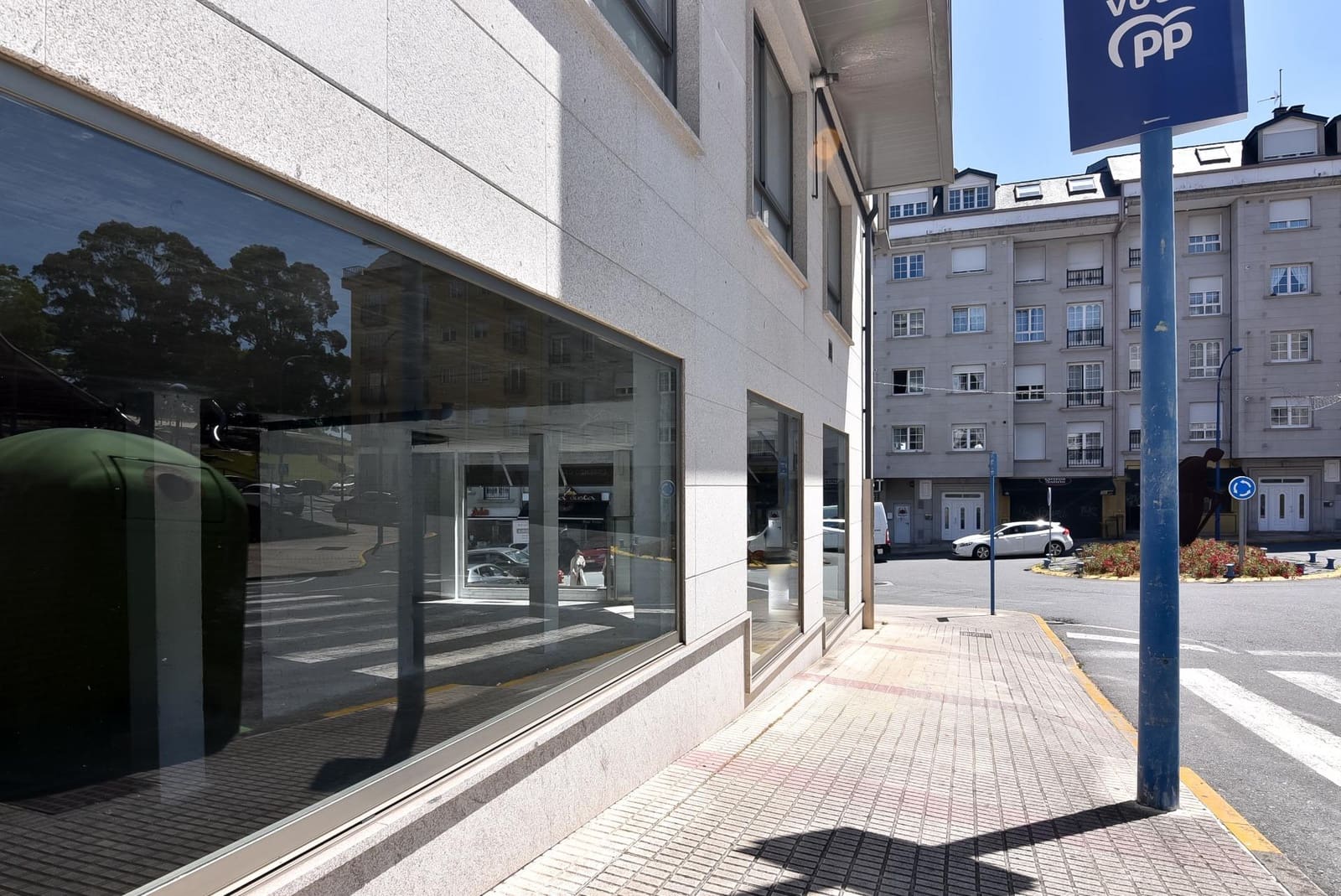 Commercial for rent in Culleredo - € 700 (Ref: 9185788)