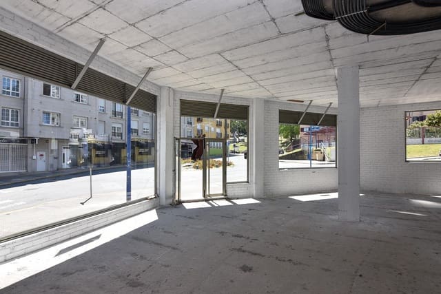 Commercial for rent in Culleredo - € 700 (Ref: 9185788)