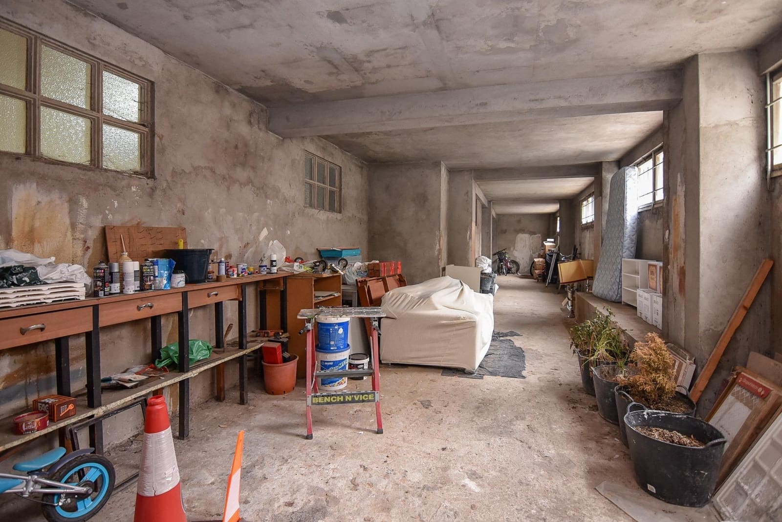 Kommersiell til salgs i La Coruna by - € 550 000 (Ref: 9185789)