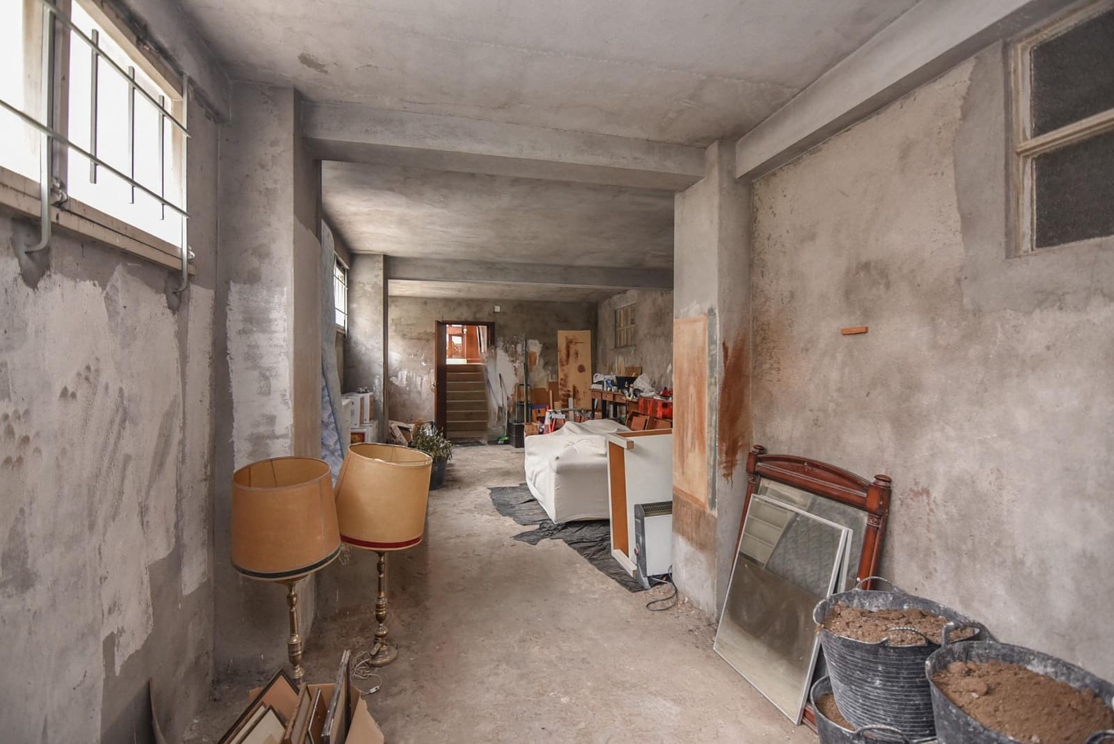 Kommersiell til salgs i La Coruna by - € 550 000 (Ref: 9185789)