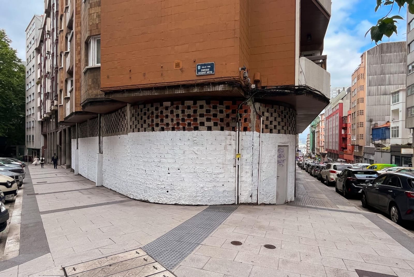 Kommersiell til salgs i La Coruna by - € 550 000 (Ref: 9185789)