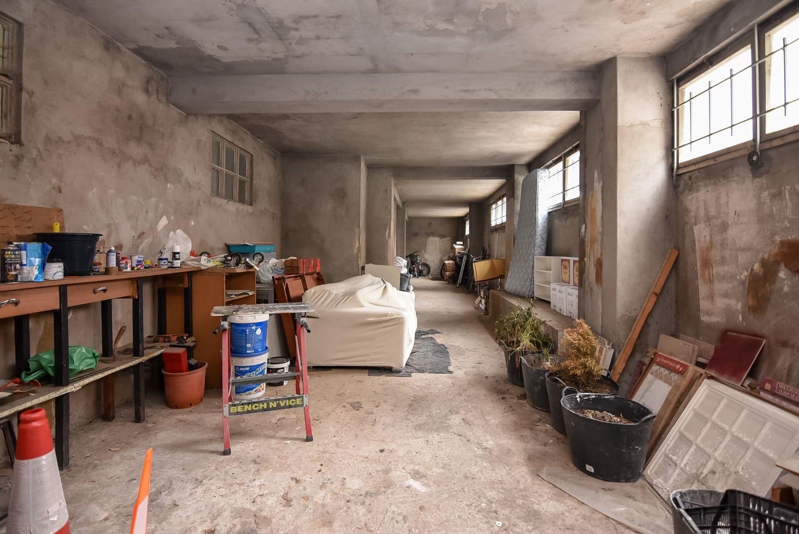 Kommersiell til salgs i La Coruna by - € 550 000 (Ref: 9185789)