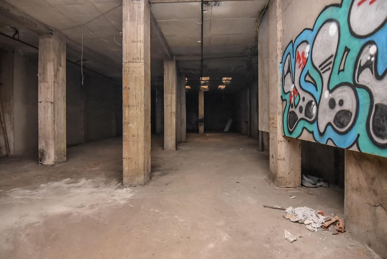 Commercial for sale in A Coruna city - € 550,000 (Ref: 9185789)