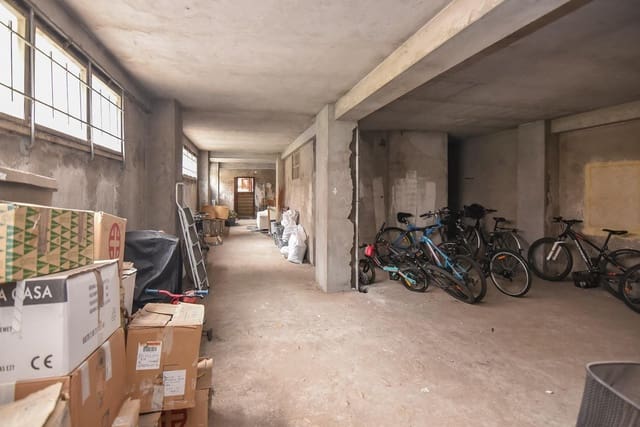 Erhverv til salg i A Coruña by - € 550.000 (Ref: 9185789)