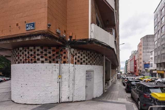 Erhverv til salg i A Coruña by - € 550.000 (Ref: 9185789)