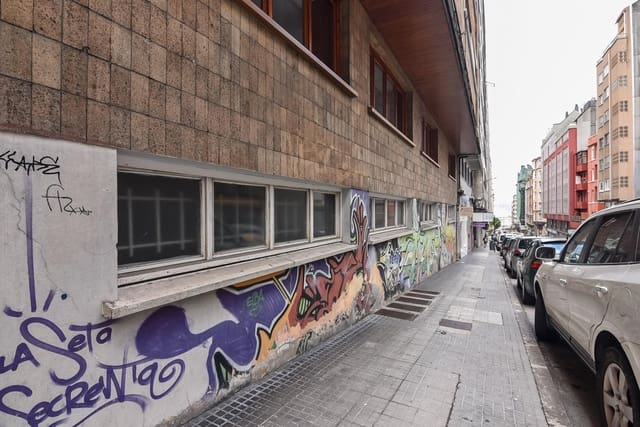 Commercial for sale in A Coruña city - € 550,000 (Ref: 9185789)