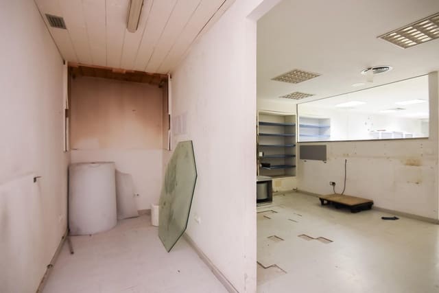 Kommersiell til salgs i La Coruña by - € 330 000 (Ref: 9185791)