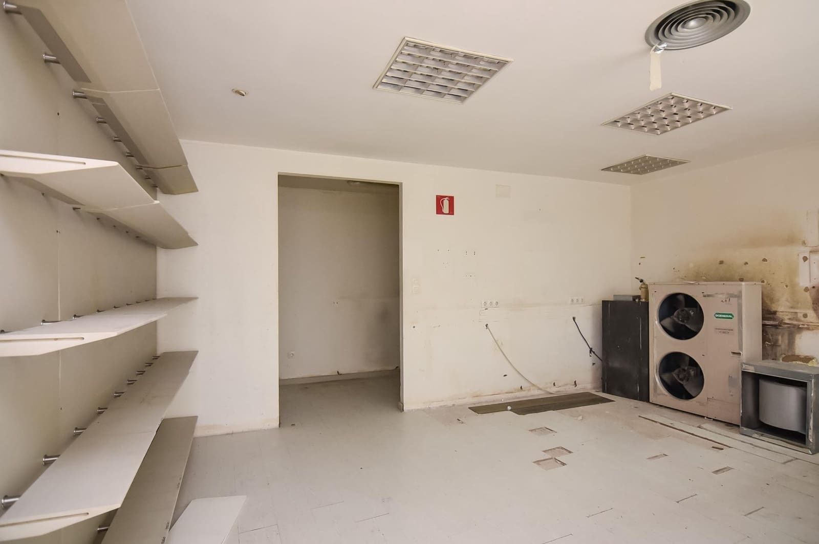 Erhverv til salg i A Coruna by - € 330.000 (Ref: 9185791)